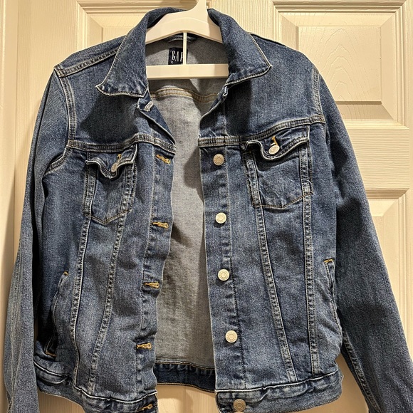 GAP Jackets & Blazers - GAP Denim jacket size M